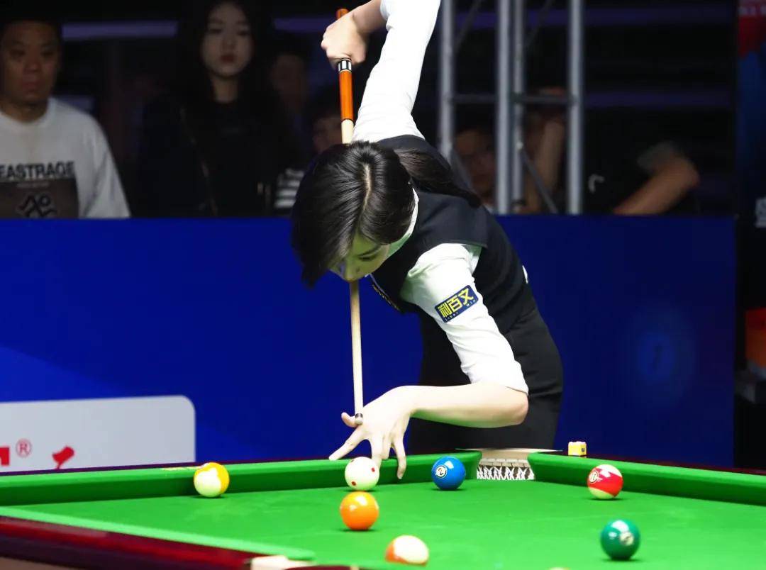 们全神贯注 们全神贯注