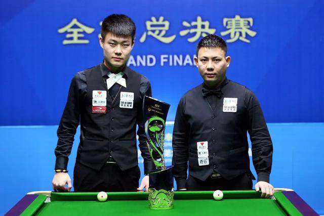 弧线球洞穿 弧线球洞穿