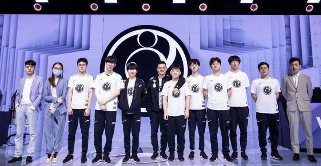 悄然进行 悄然进行