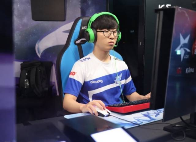 都为球队在 都为球队在