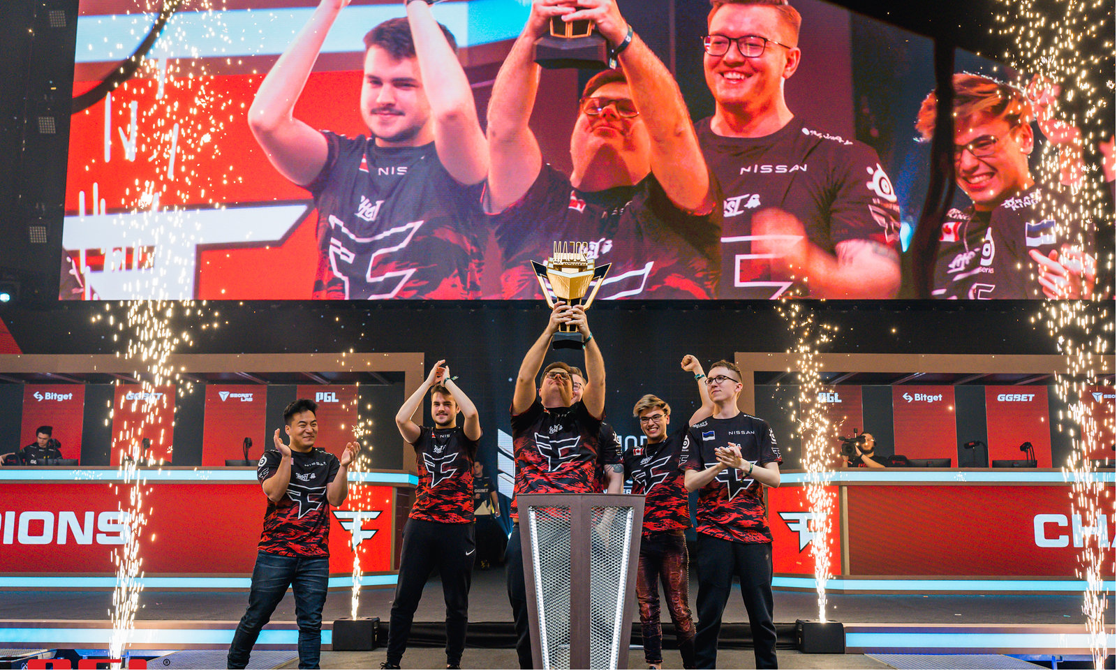 当内线轴心 当内线轴心